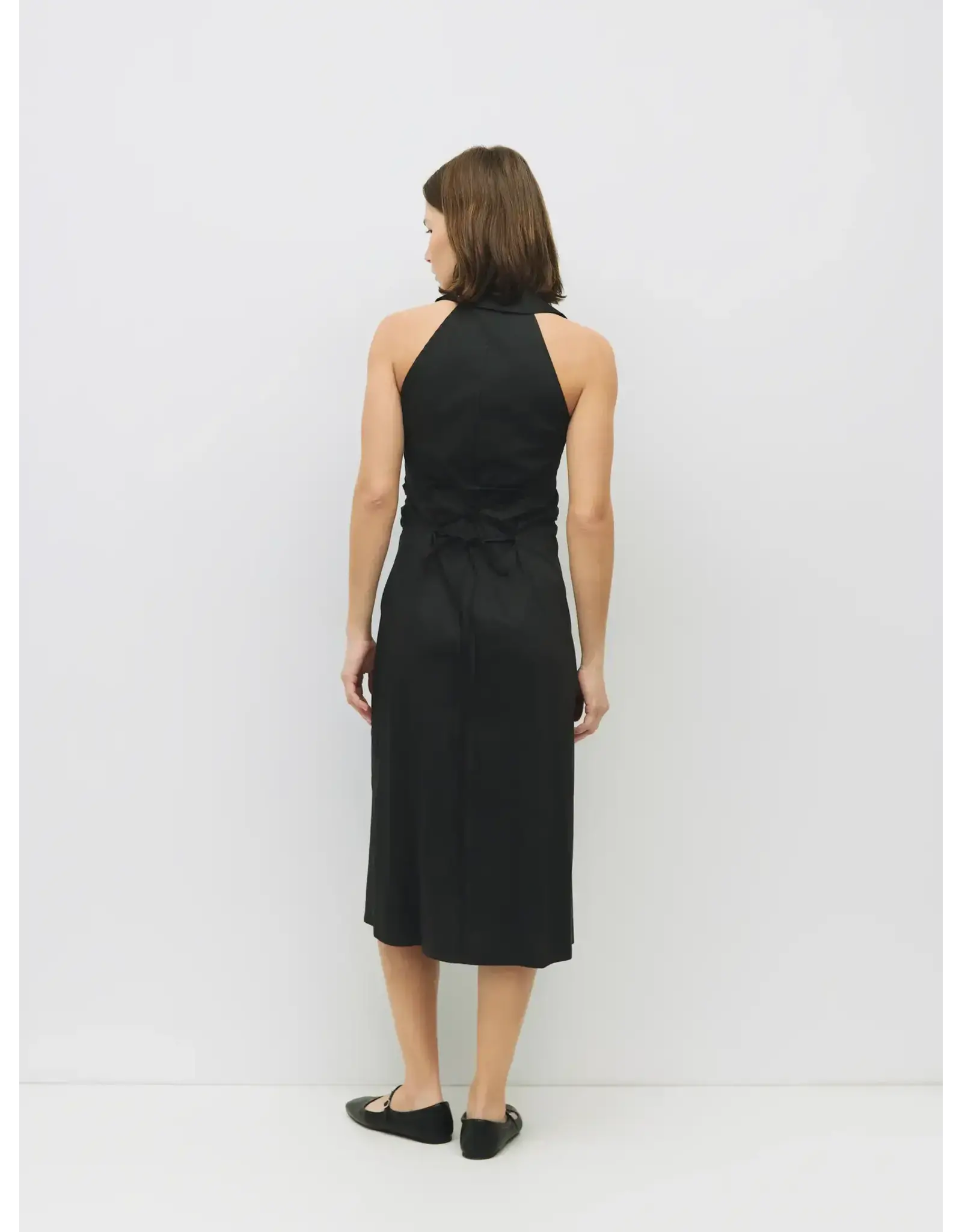 SLVLESS COLLARD DRESS W/BACK TIE