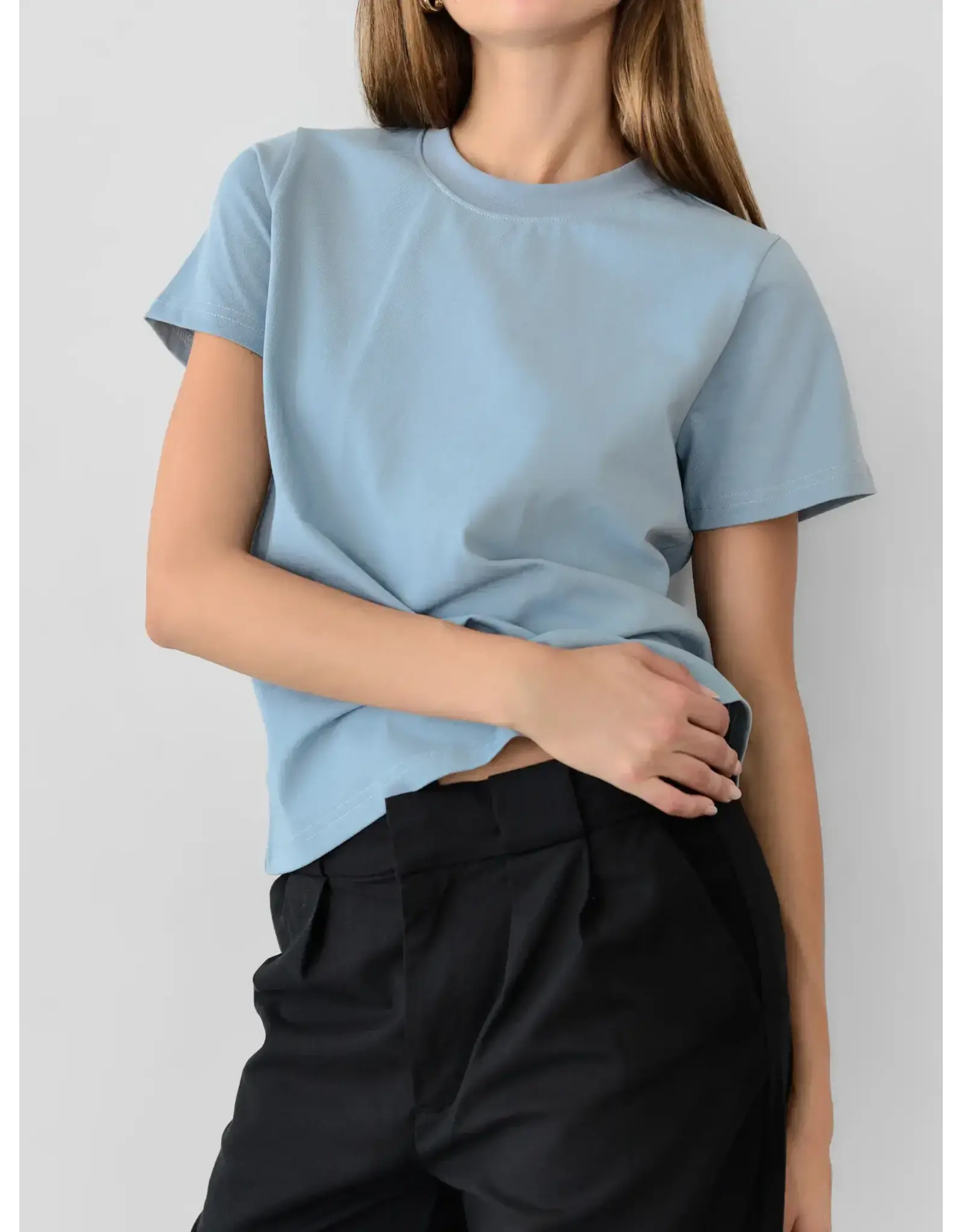 BASIC CREWNECK TSHIRT