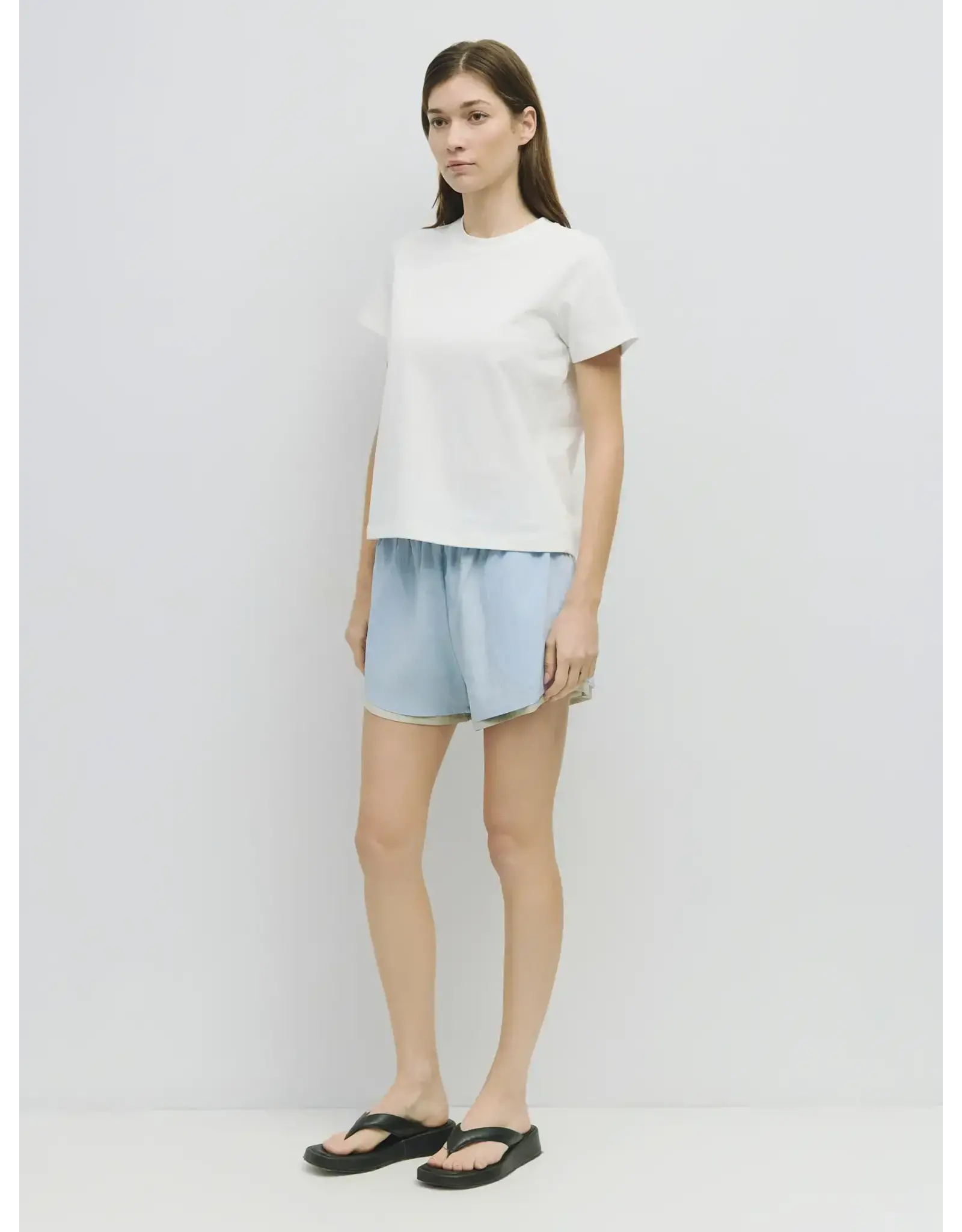 ELASTIC SHORTS W/DOUBLE HEM DETAIL