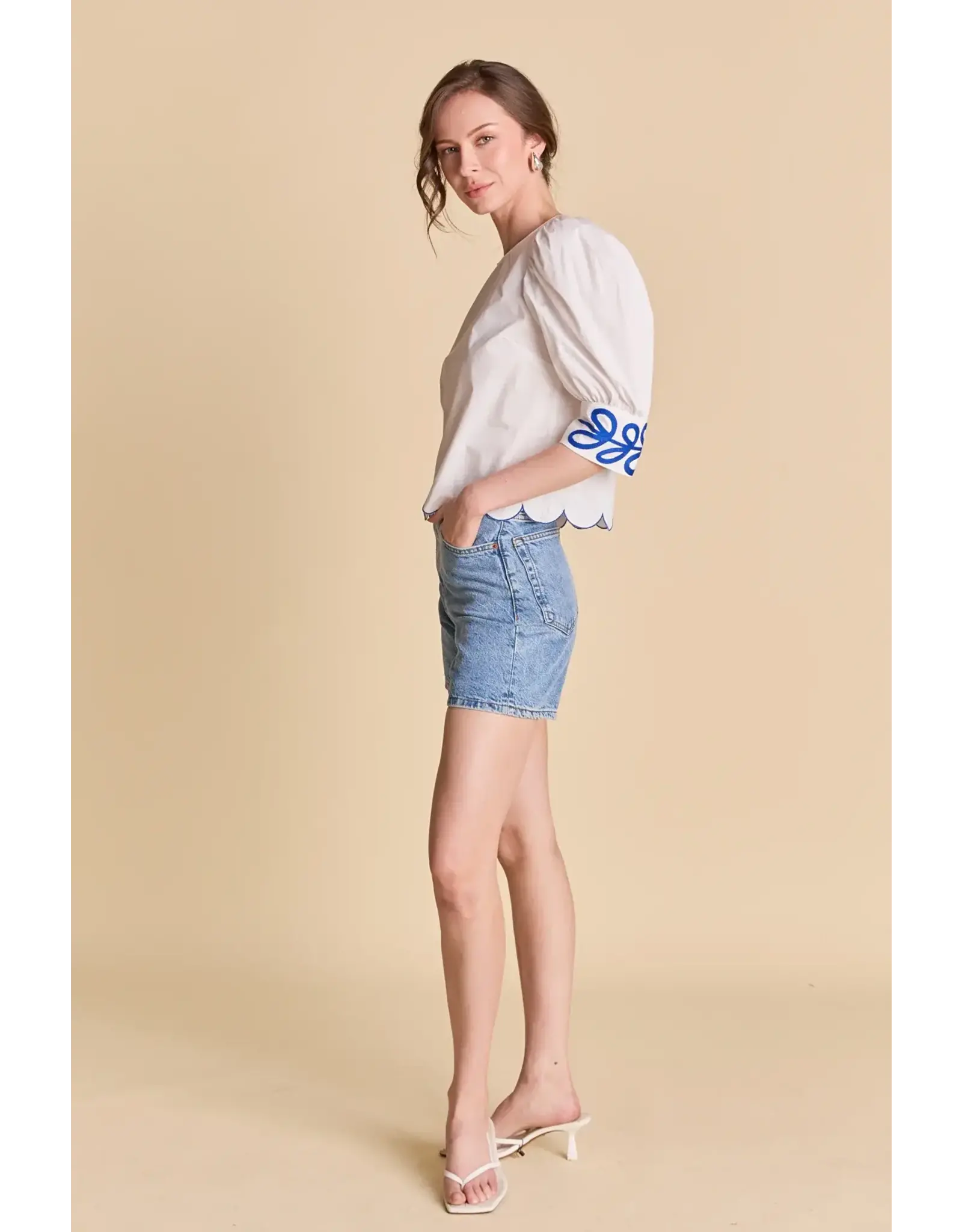 SCALLOP HEM EMBROIDERED TOP