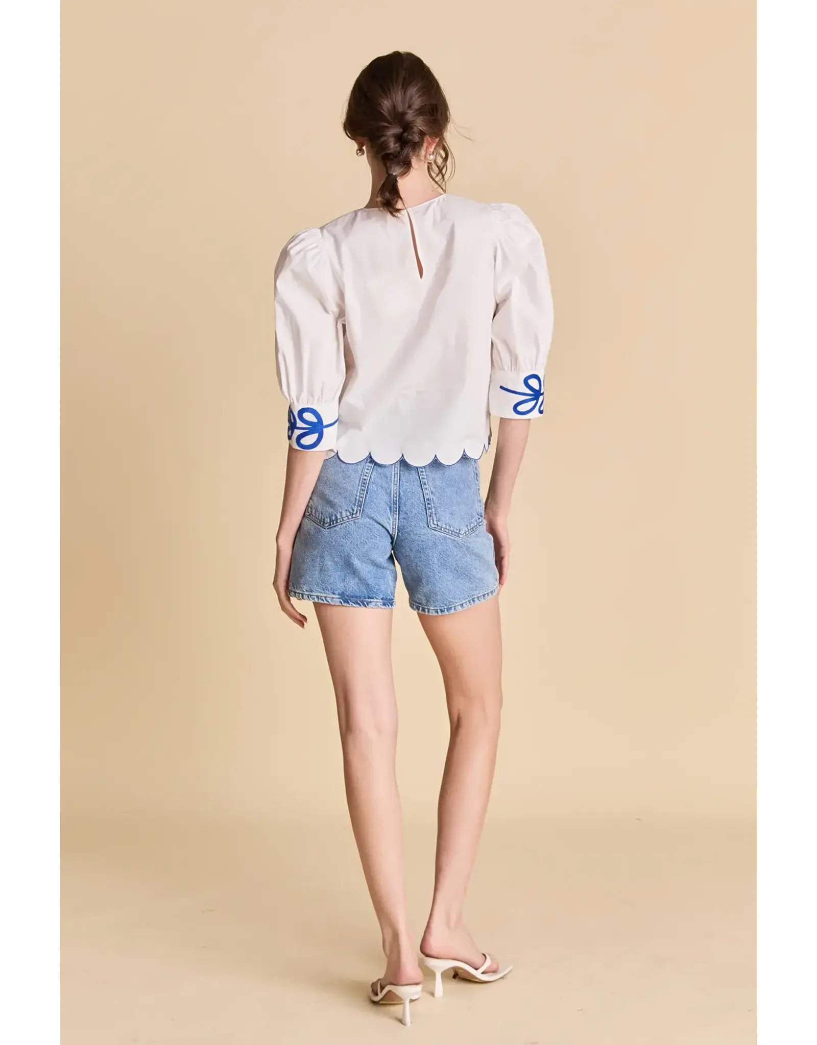 SCALLOP HEM EMBROIDERED TOP