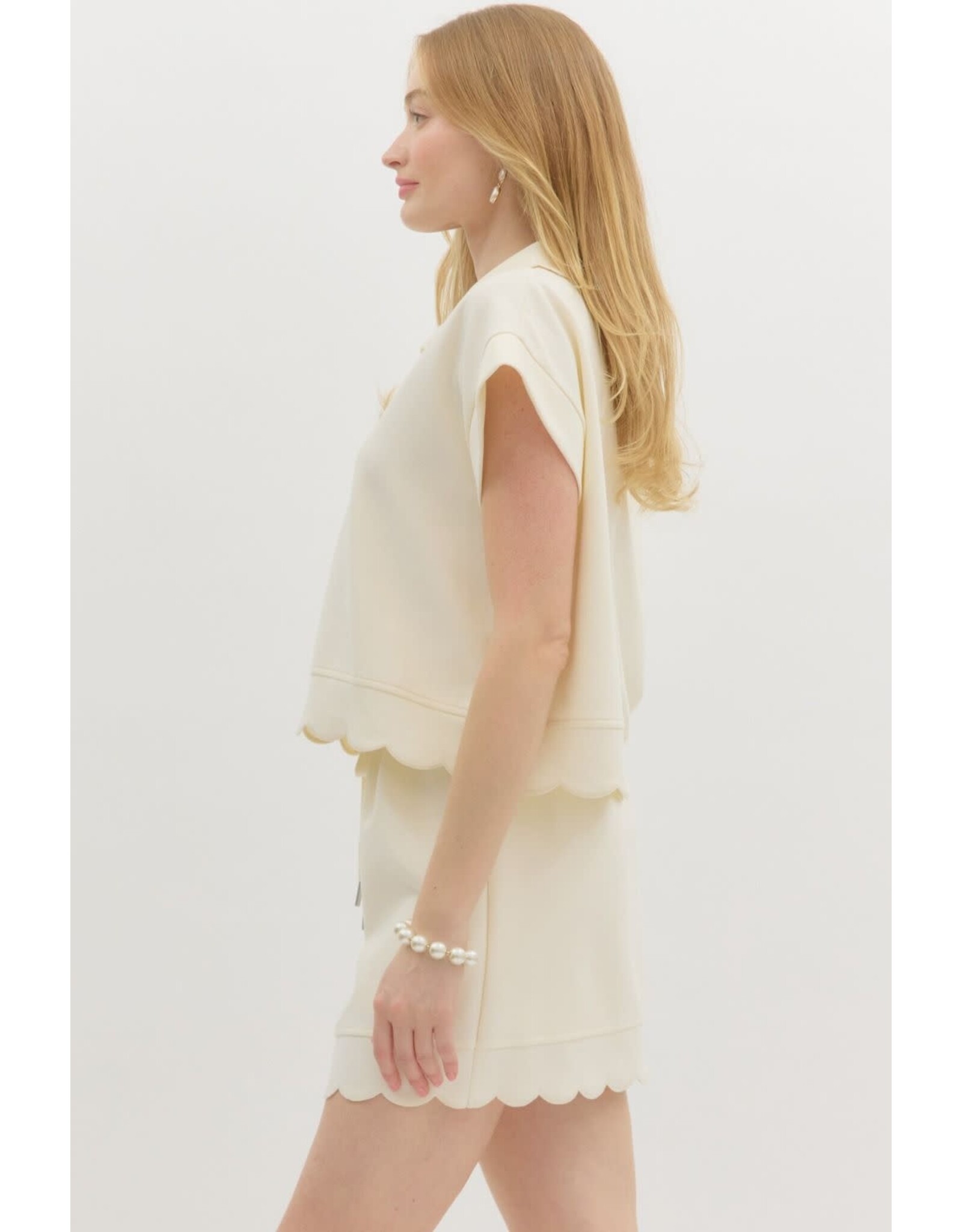 ENTRO ATHLEISURE SCALLOP TOP