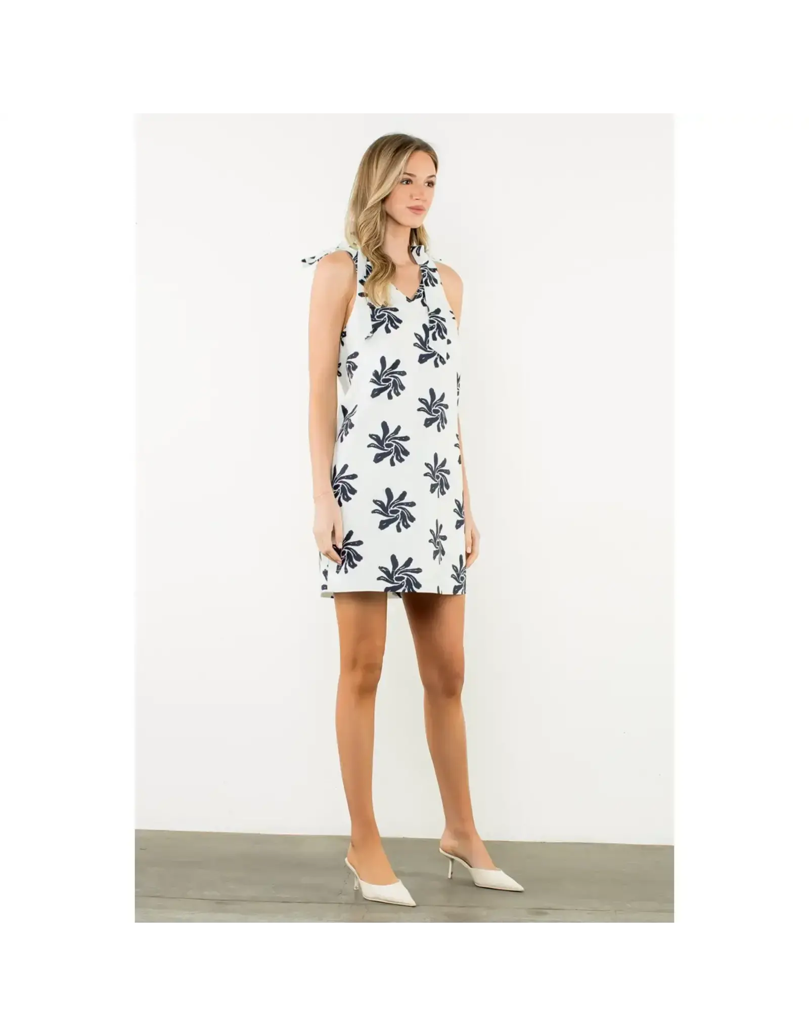 TIE STRAP VNECK PRINT DRESS