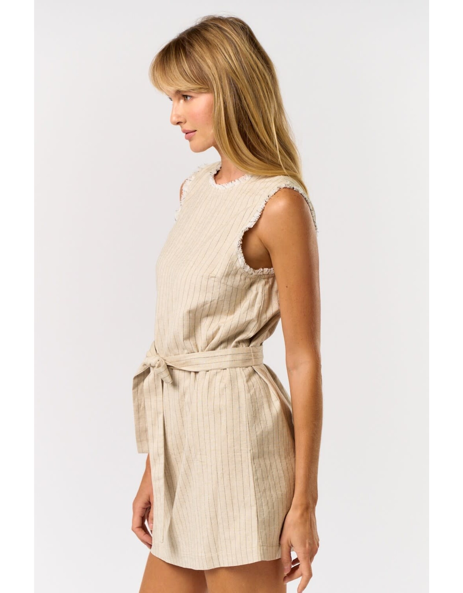 FRINGE HEM MINI DRESS W/BELT
