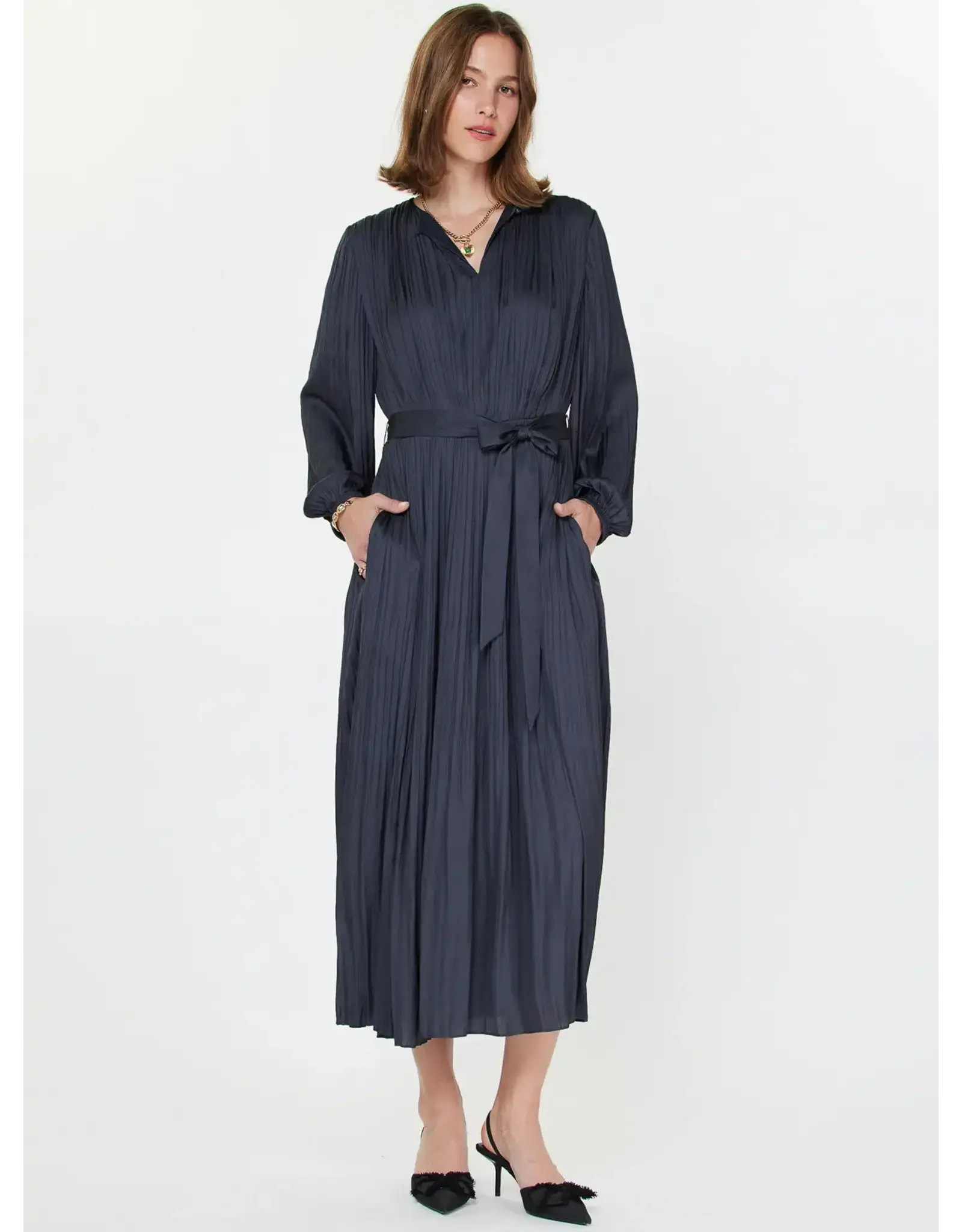 ROUND NECK SILKY PLEATED MIDI DRESS