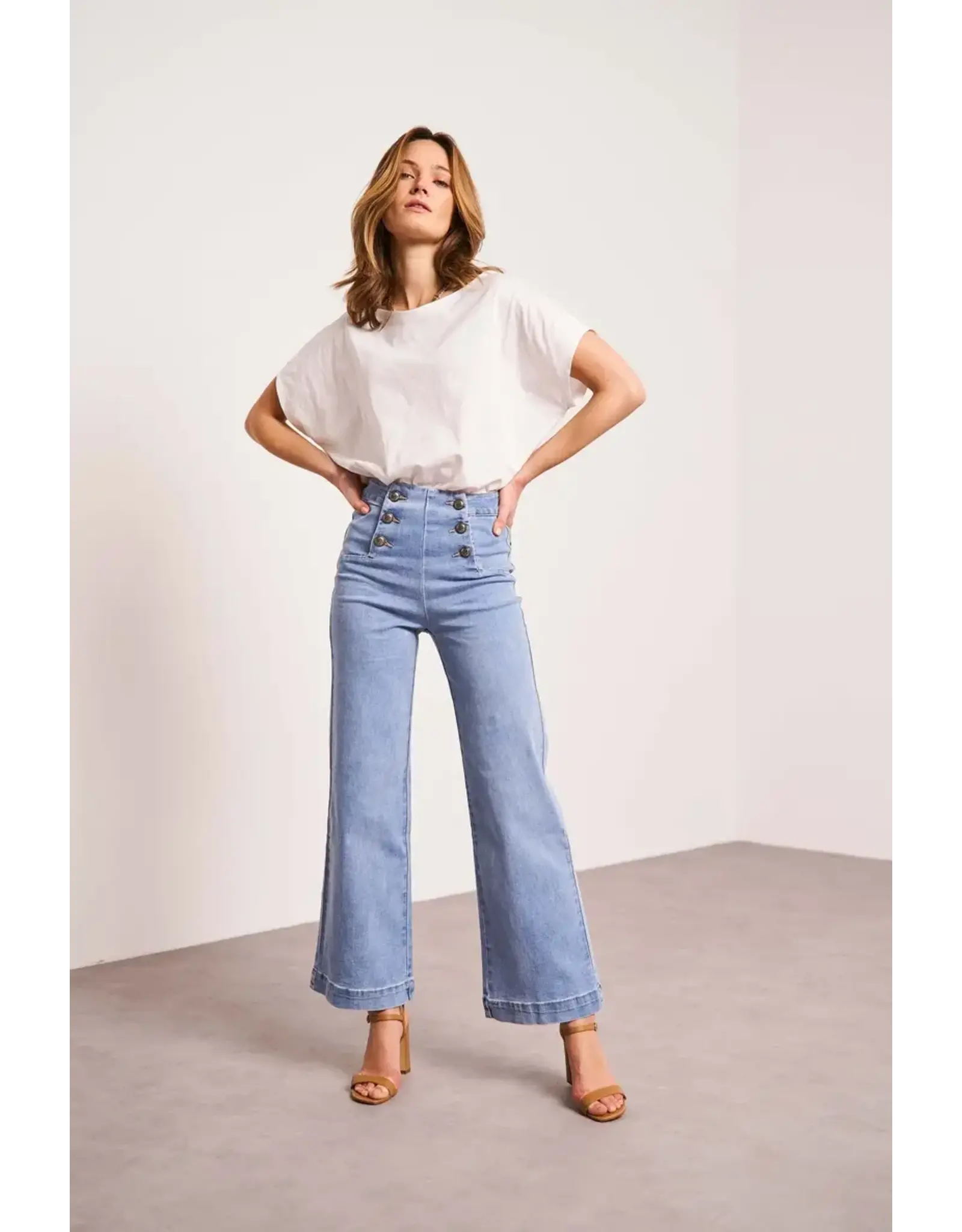 DOUBLE BUTTON ANKLE FLARE JEAN