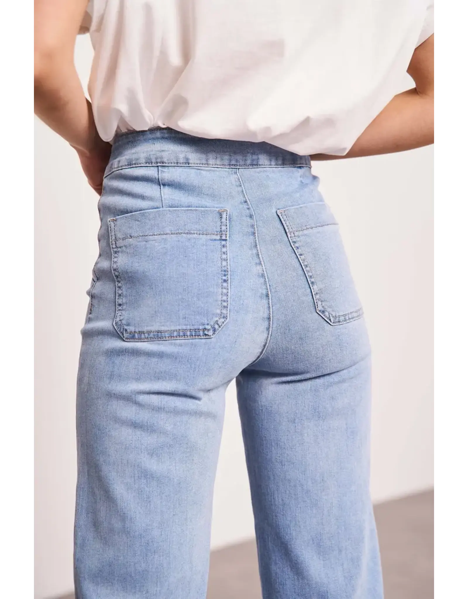DOUBLE BUTTON ANKLE FLARE JEAN
