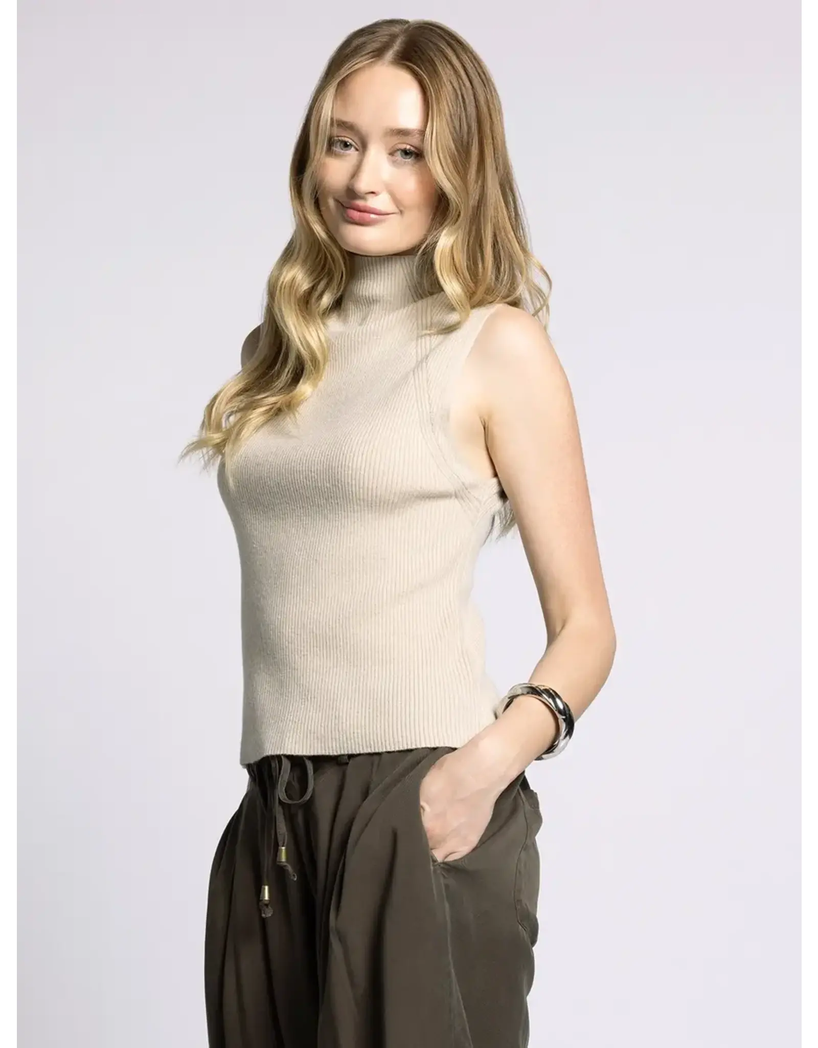 PAULINA TANK