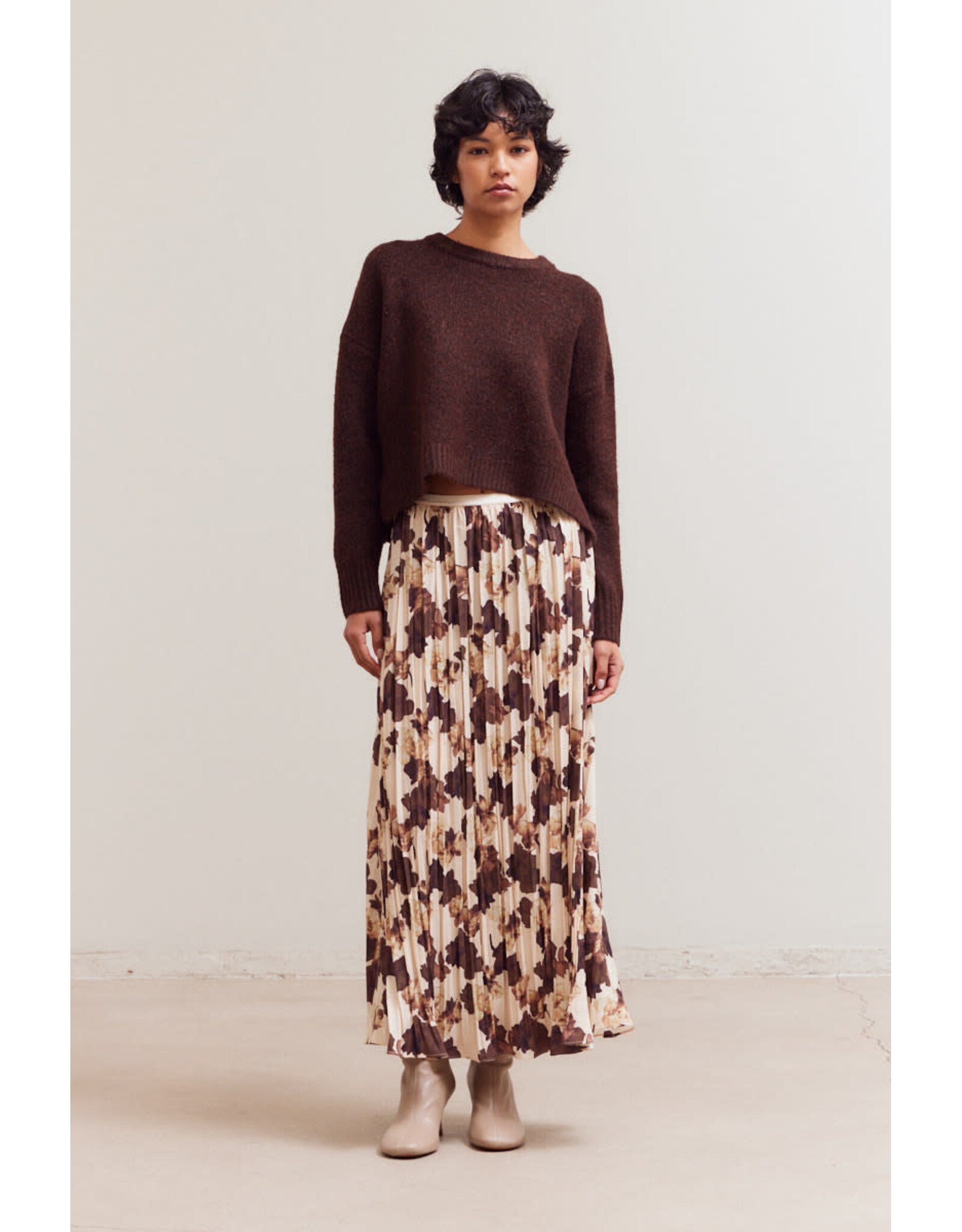 FLORAL PRINT PLEATED MIDI SKIRT