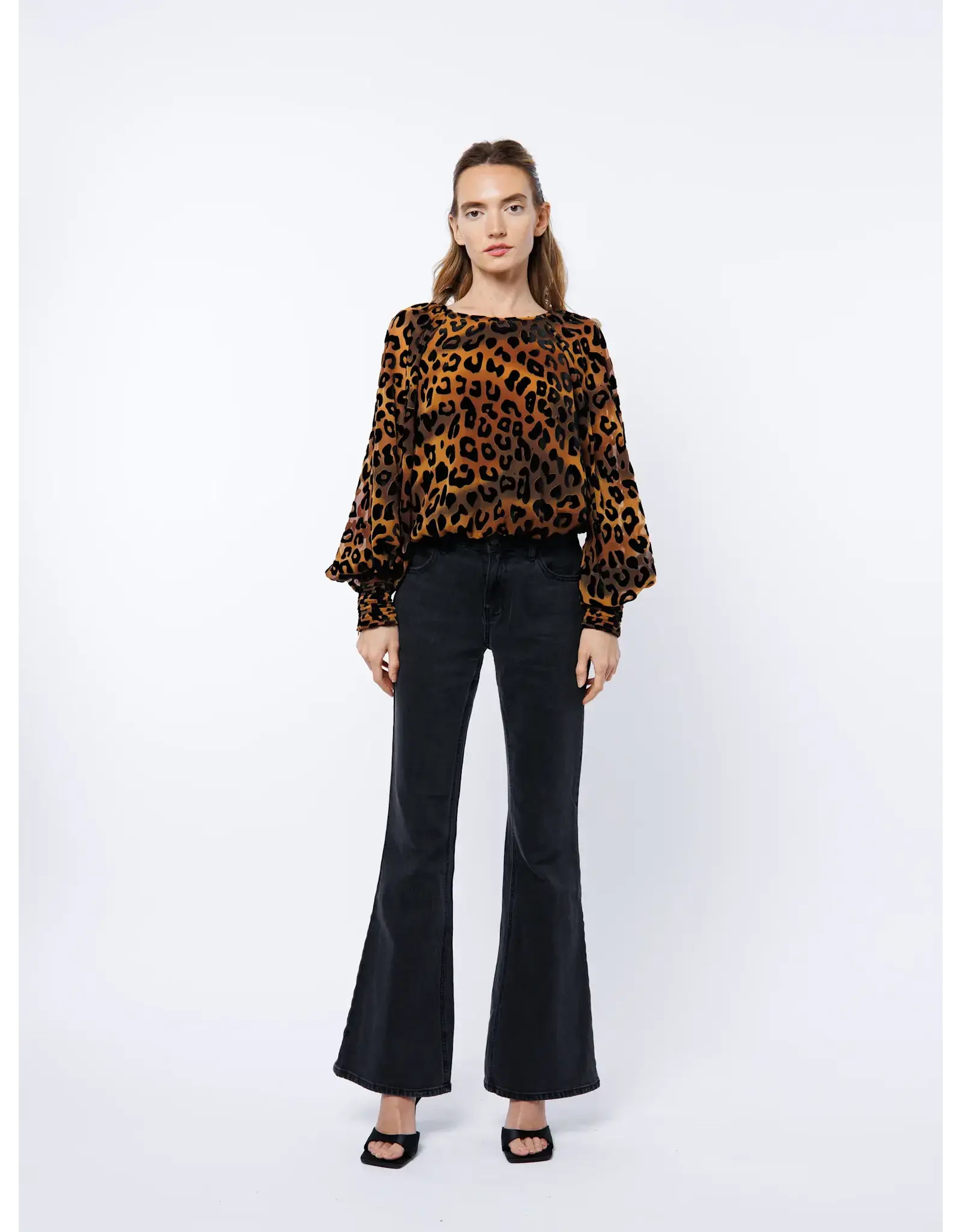LSLV ANIMAL PRINT CROPPED BLOUSE