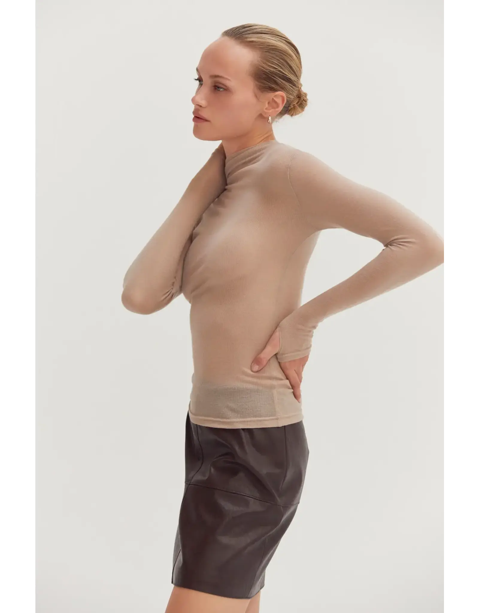 LSLV MOCK NECK BASIC TOP