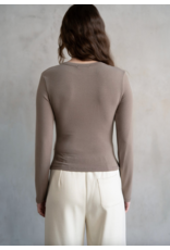 SIDE GATHER DETAILED CREW NECK TOP