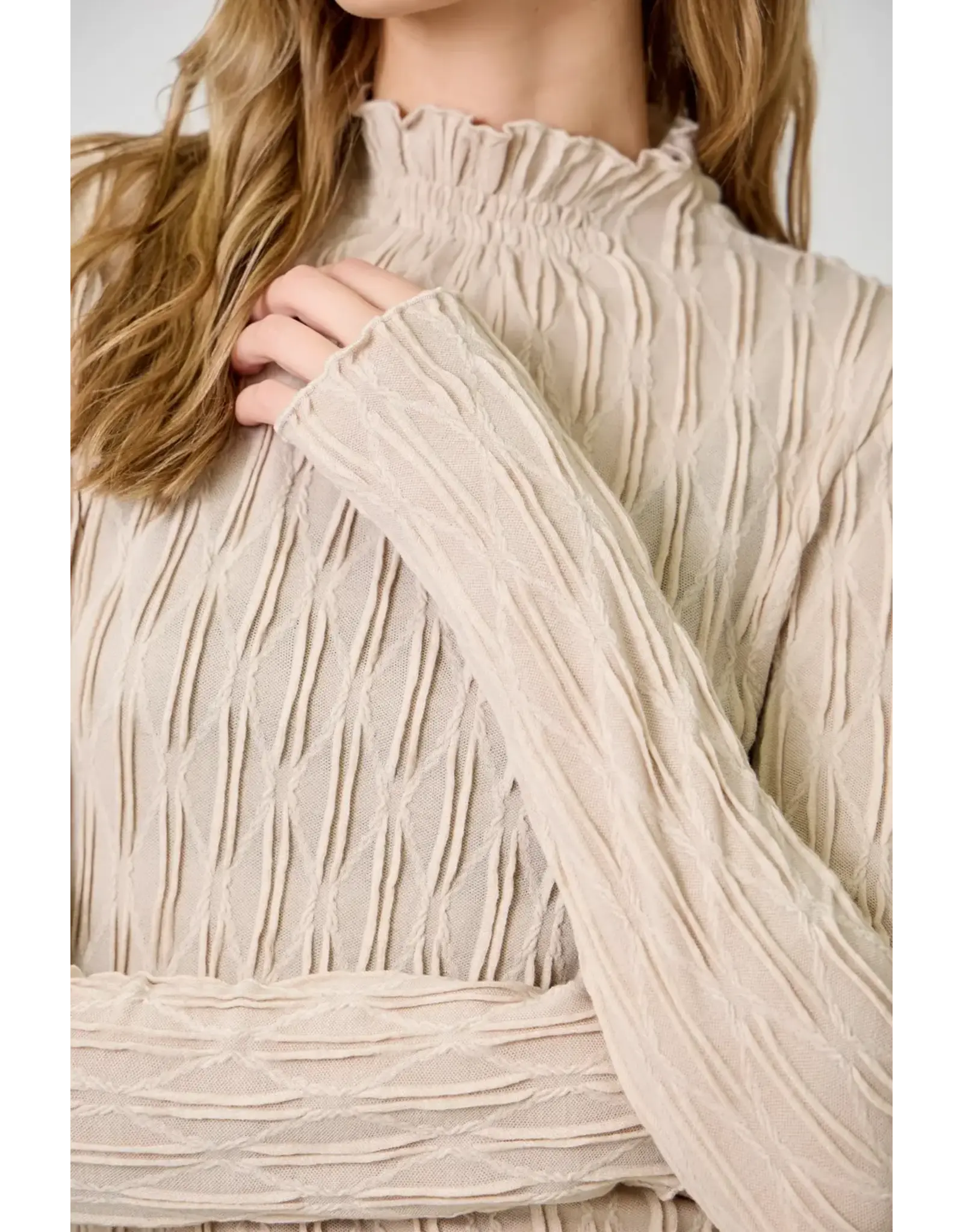 MYSTREE LSLV LETTUCE EDGE TEXTURED TOP