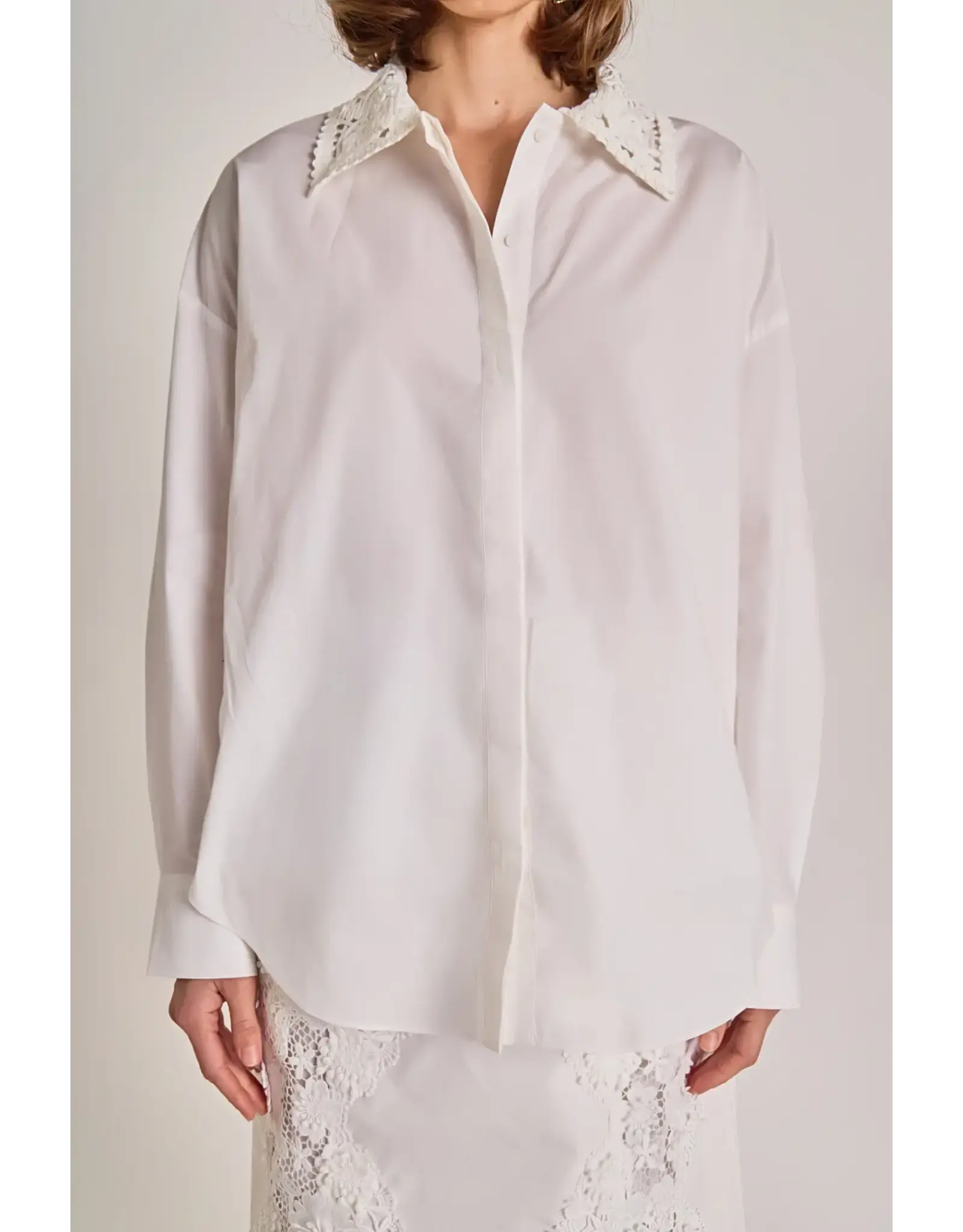 BRIA CROCHET COLLAR BUTTON UP