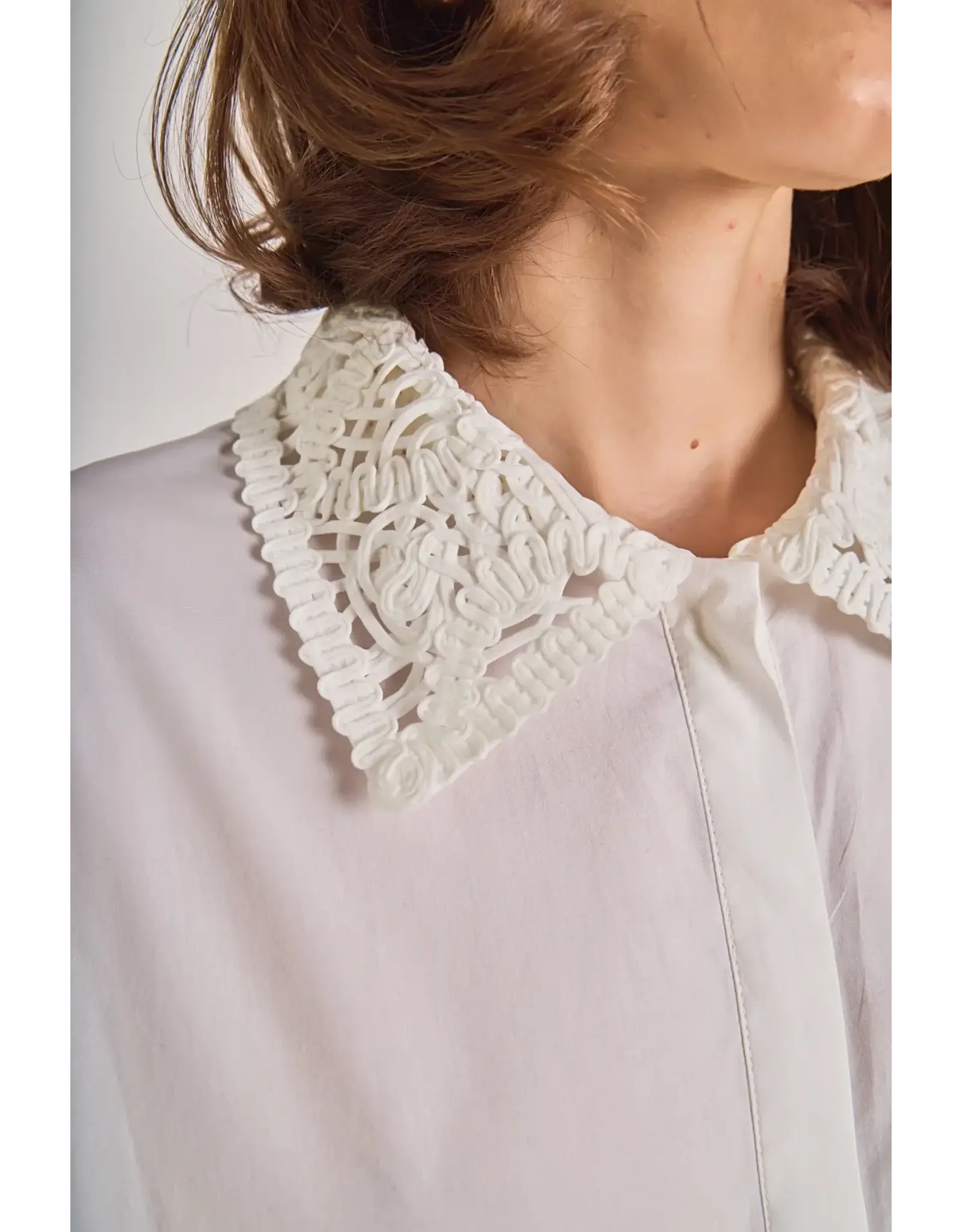 BRIA CROCHET COLLAR BUTTON UP