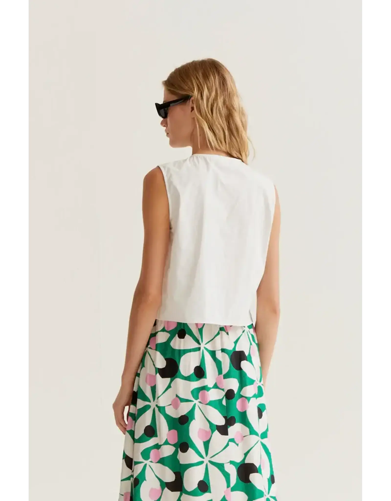 SLEEVELESS BLOUSE WITH RUFFEL DETAIL