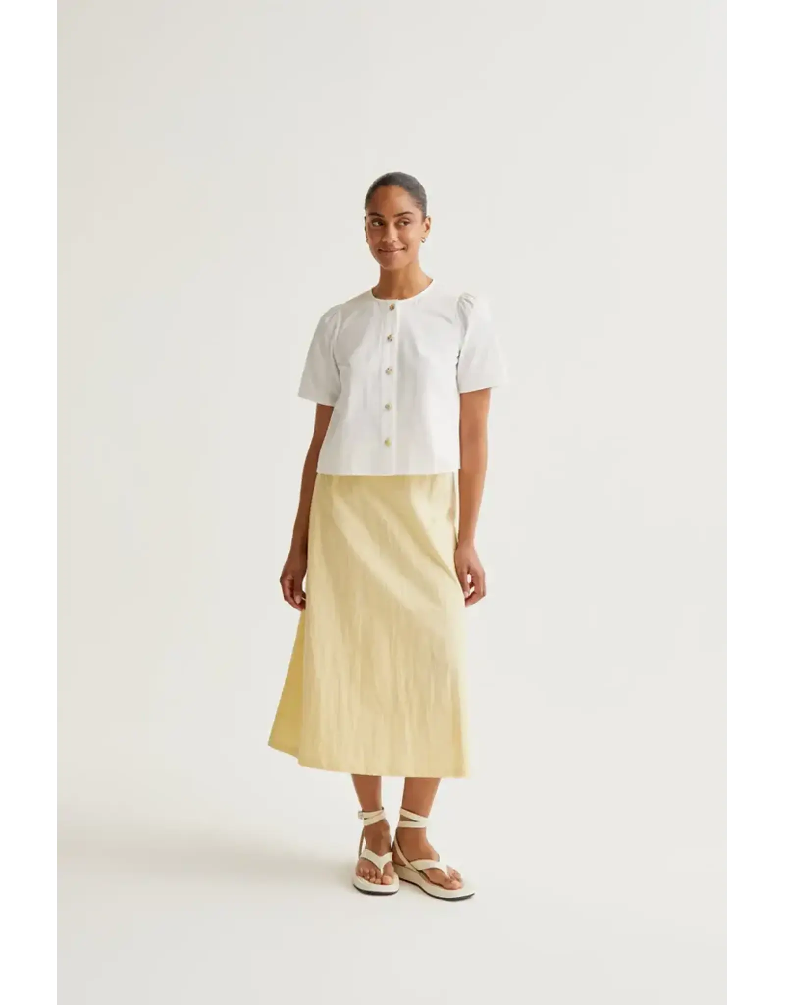 SSLV BLOUSE W/ COLORFUL BUTTONS