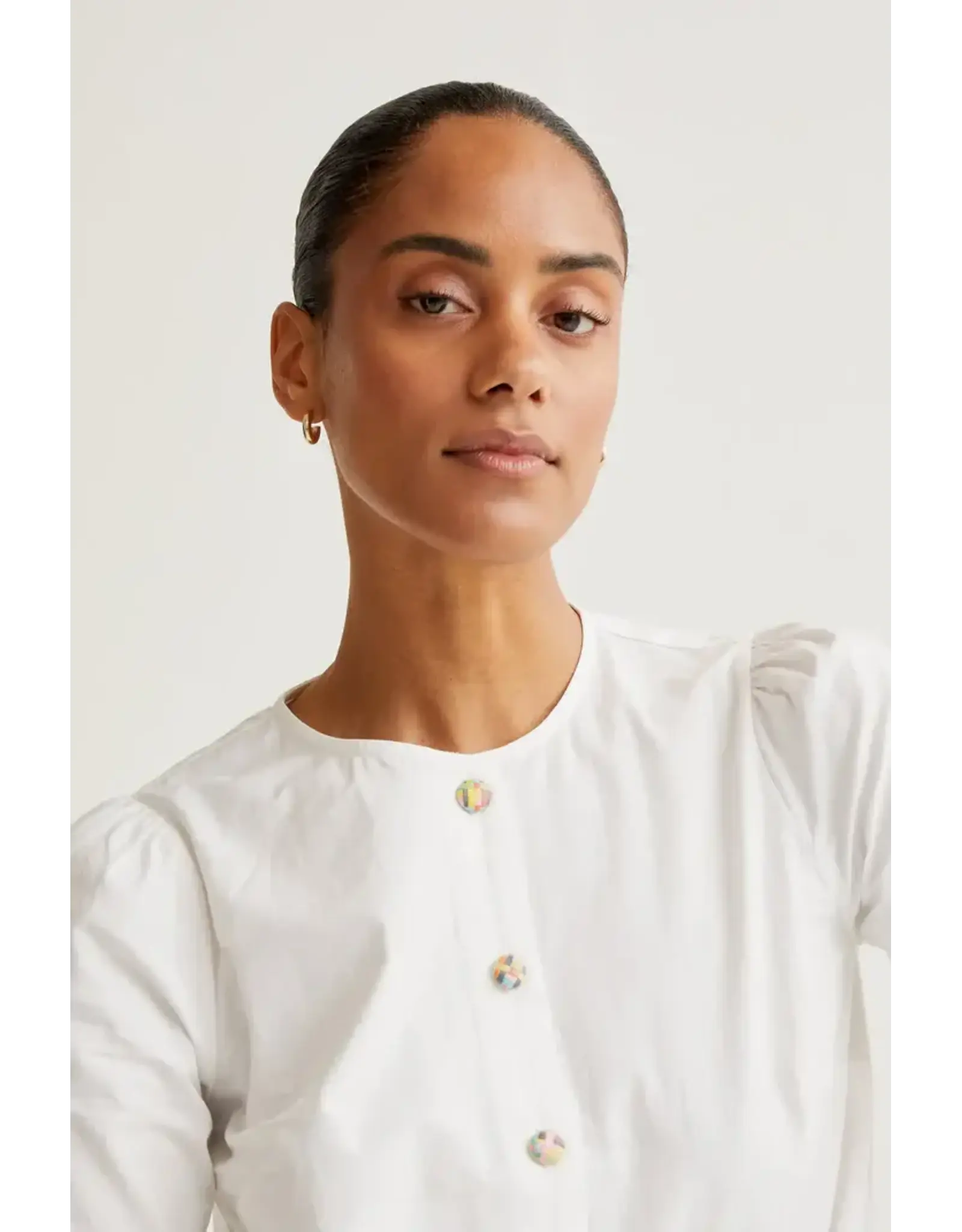 SSLV BLOUSE W/ COLORFUL BUTTONS