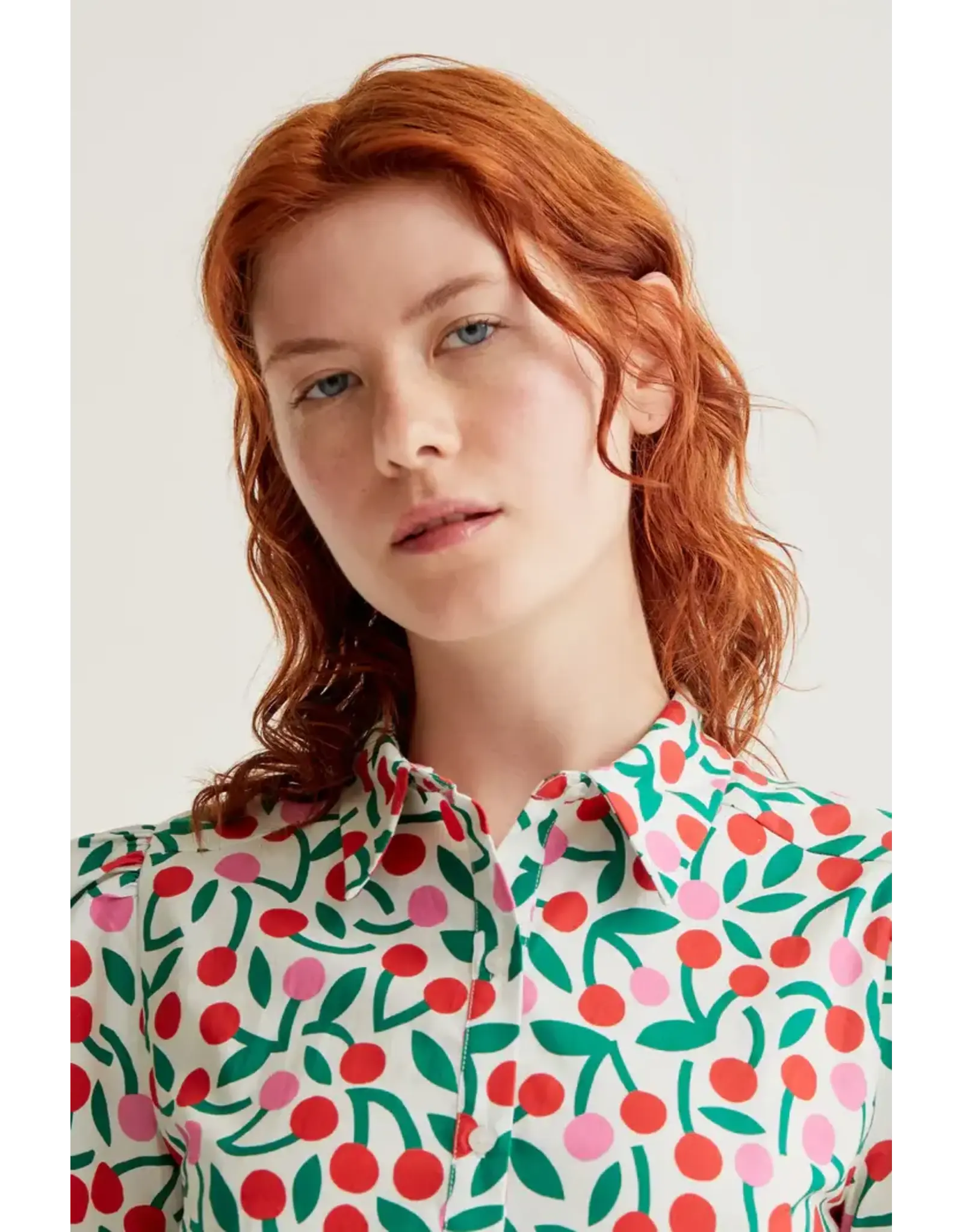 SSLV CHERRY PRINT BUTTON UP