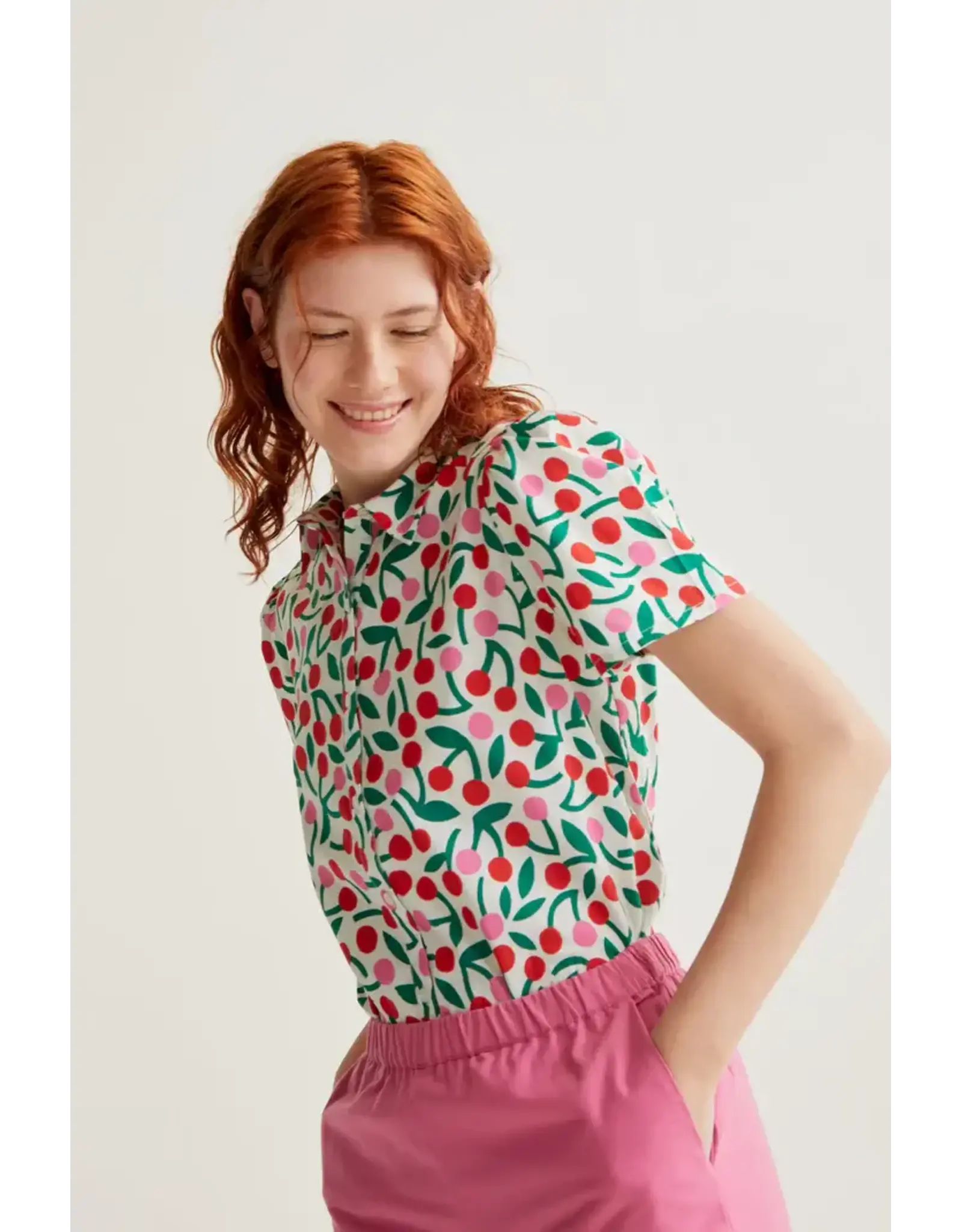 SSLV CHERRY PRINT BUTTON UP