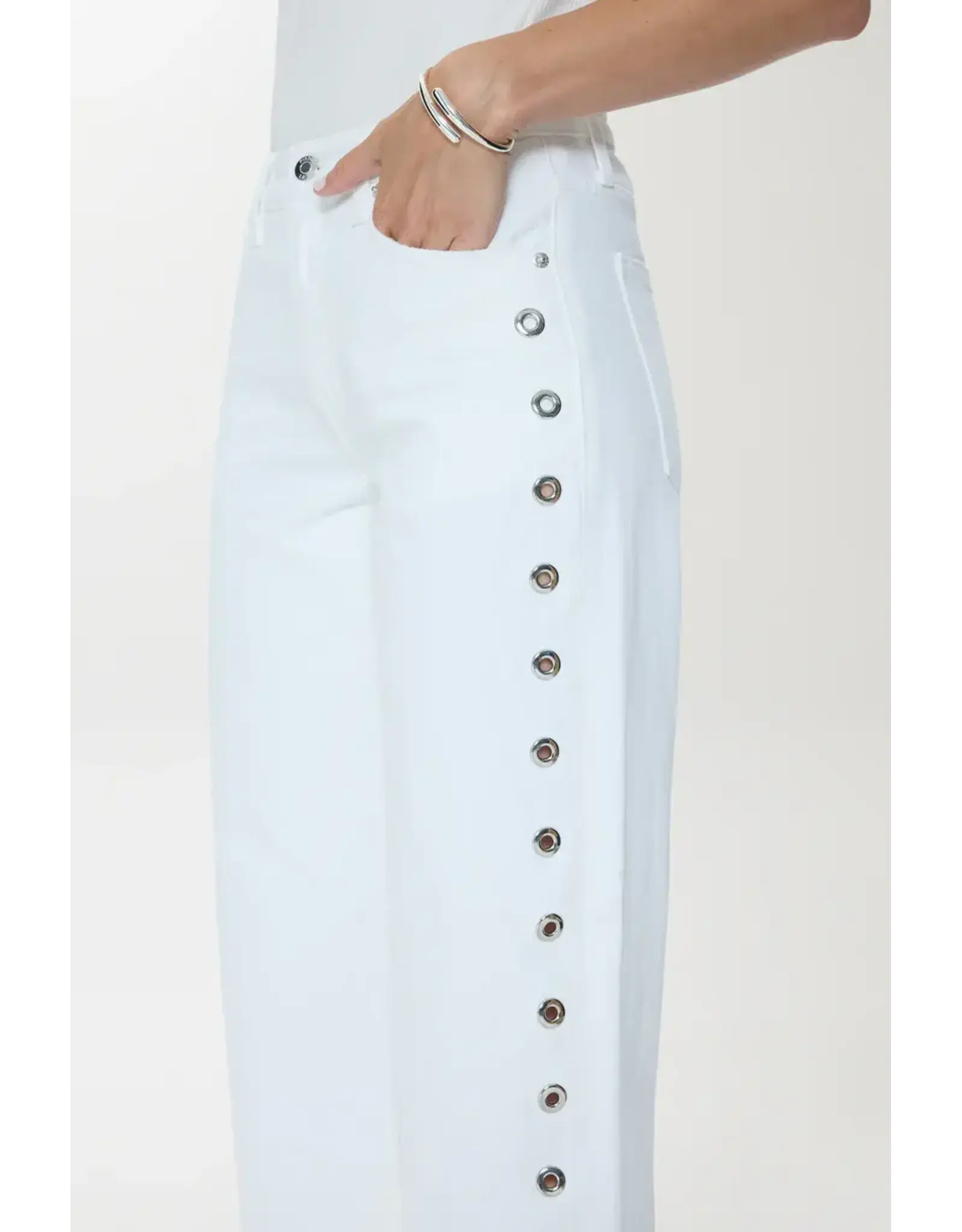 LEXI MID RISE BOWED STRAIGHT