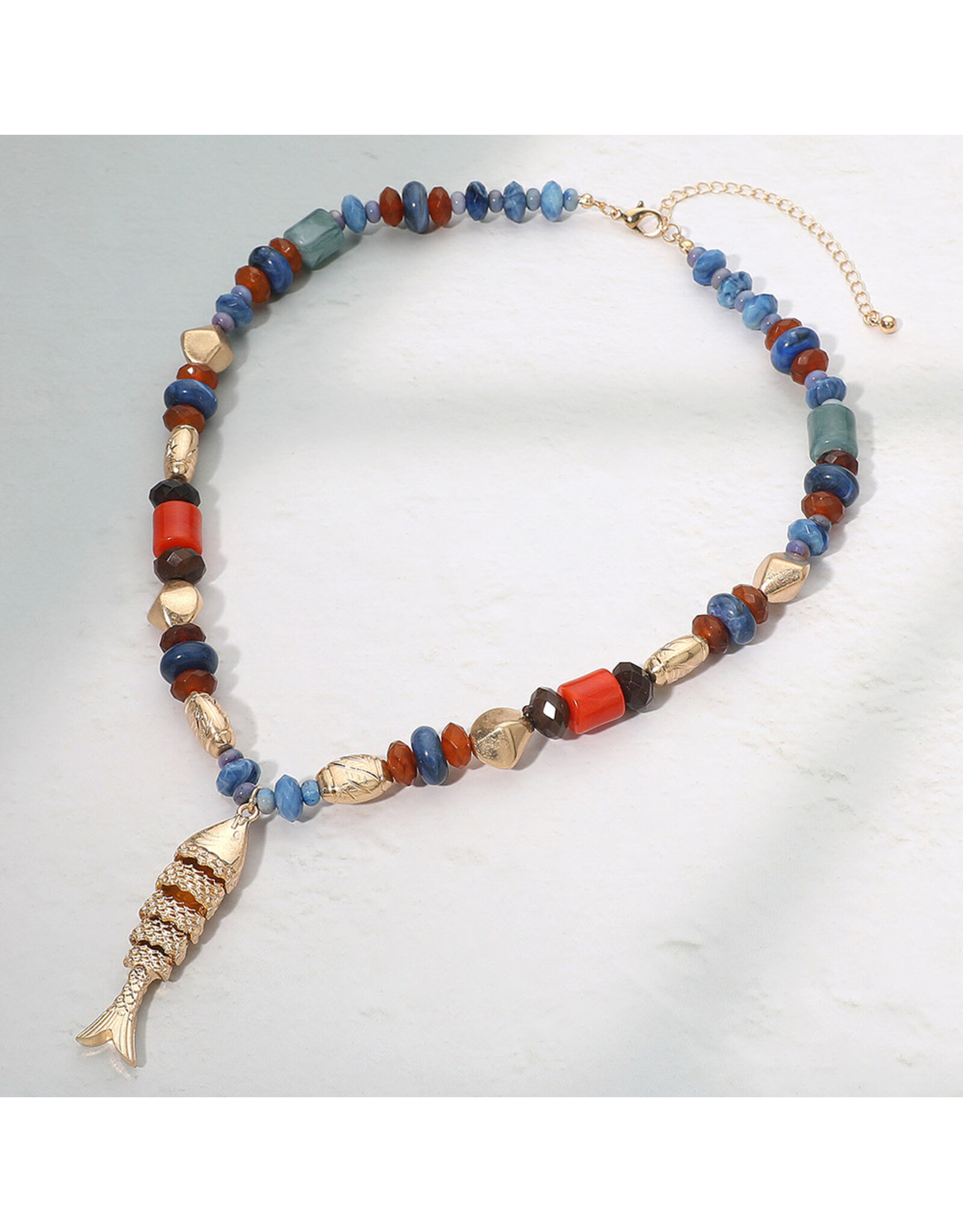 SENSIBLING FISH ACCENT PEBBLE NECKLACE