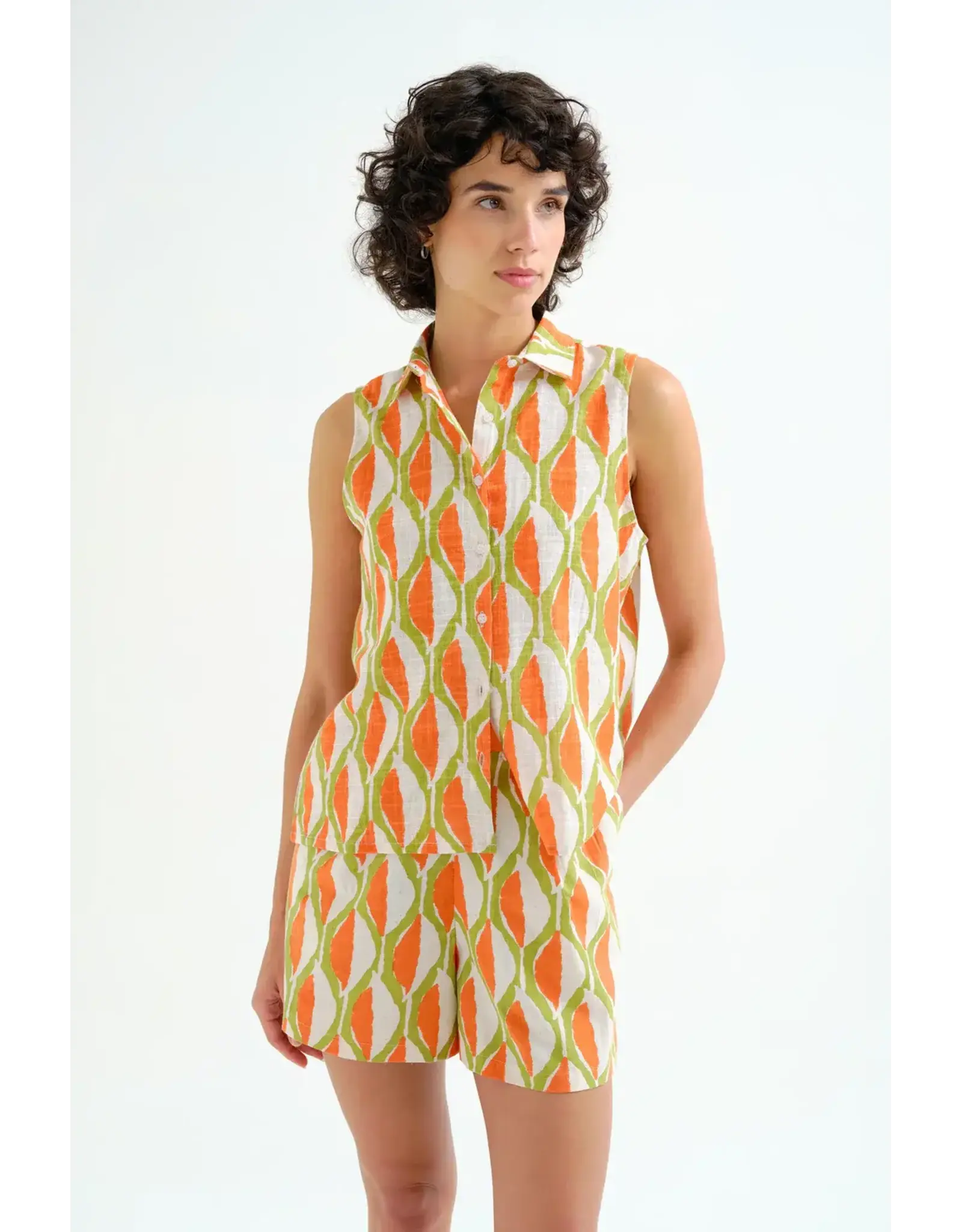 SLVLESS GEOMETRIC TOP