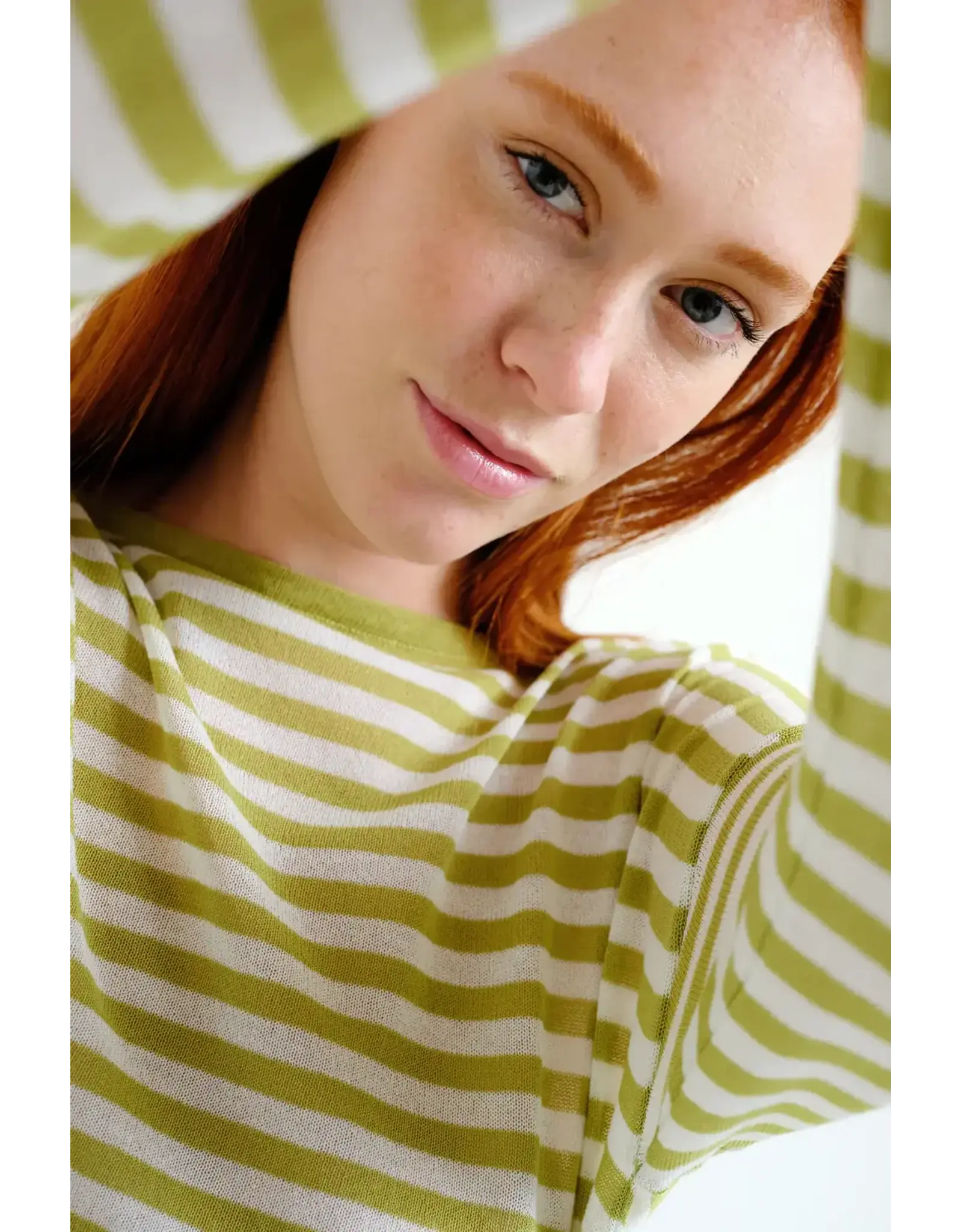 LSLV KNIT STRIPED TOP