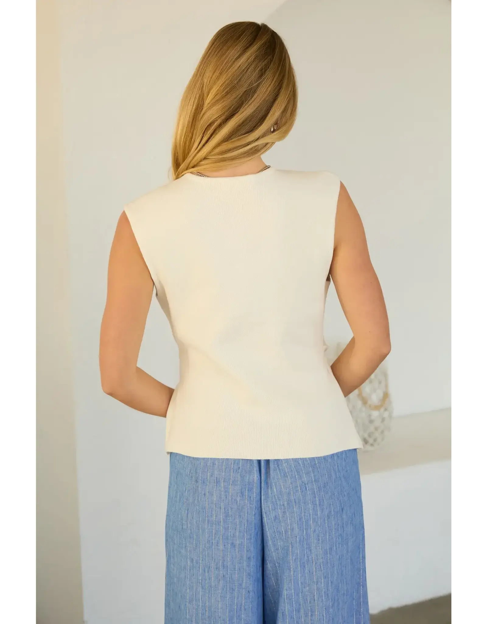 SLVLESS WRAP KNIT TOP