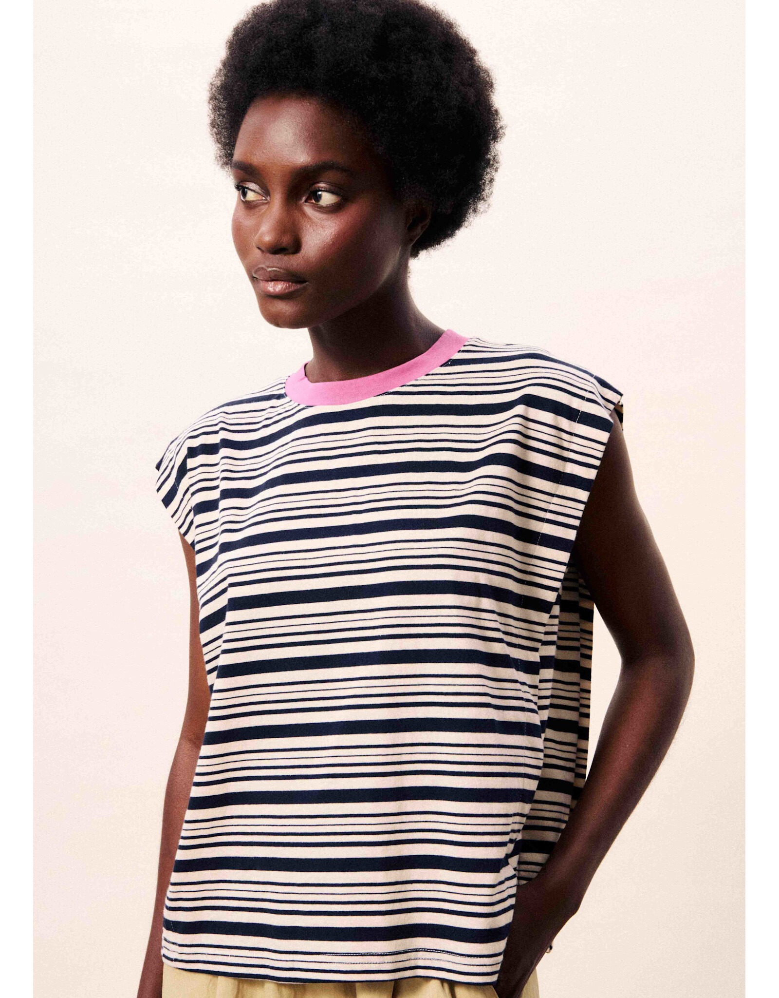 FRENCH STRIPED TEE W/CONTRAST NECK