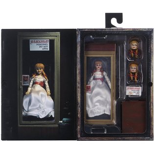 NECA Figurine - Anabelle Comes Home - Anabelle dans sa Vitrine Articulée Avec Pièces Interchangeables 7"