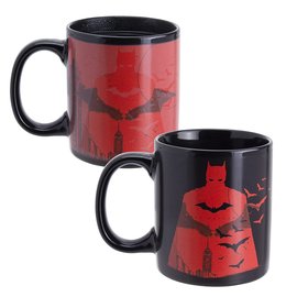 https://cdn.shoplightspeed.com/shops/615023/files/48365356/270x270x2/paladone-mug-dc-the-batman-red-and-black-silhouett.jpg