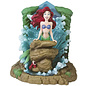 Enesco Showcase Collection - Disney La Petite Sirène - Ariel sur le Rocher qui s'Illumine