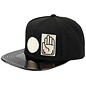 Bioworld Casquette - JoJo's Bizarre Adventure - Casquette Kujo Jotaro avec Vinyl Noir et Doré Snapback