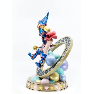 Dark Horse Figurine - Yu-Gi-Oh! - Dark Magician Girl First 4 Figures Figures Statuette en PVC 12" (Vabriant Edition)