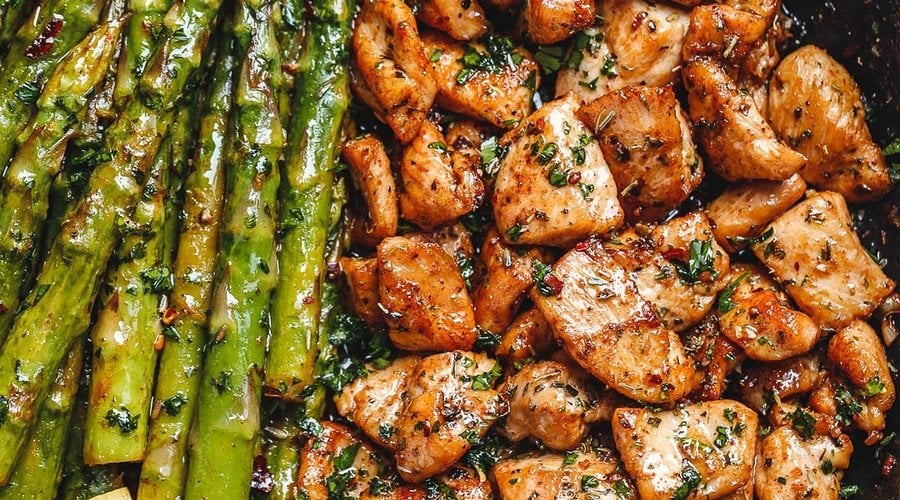 Garlic Butter Chicken Bites & Asparagus