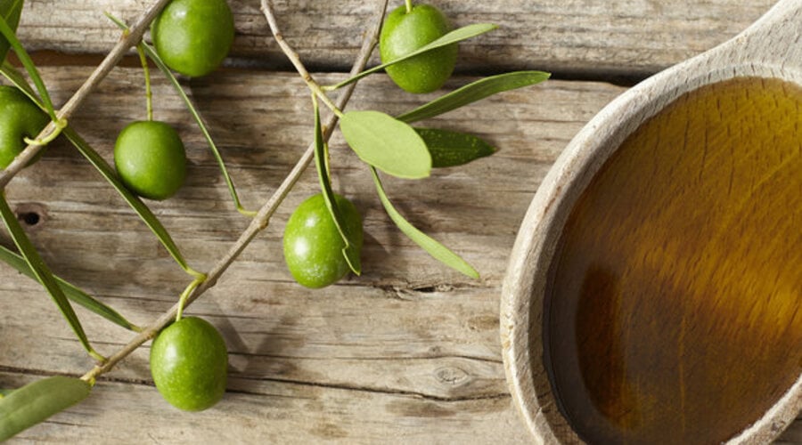 Replacing Saturated Fats with Olive Oil: What a 28-Year Study Found