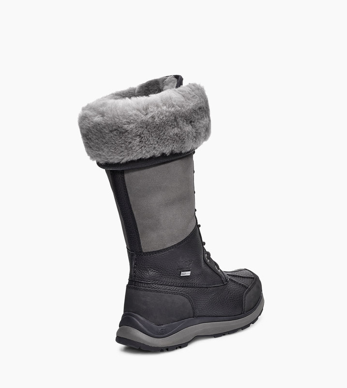 UGG - Bottes noires imperméables ado