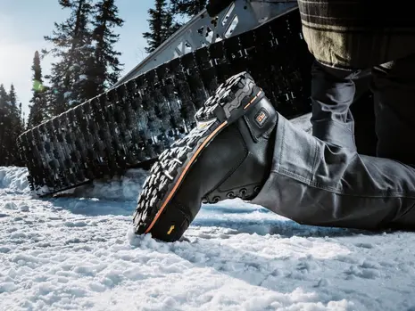 Understanding Boot Insulation: Thinsulate, Down, and Synthetic Materials Explained
