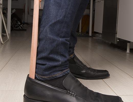 Kikkerland Kikkerland Cedar Shoe Horn CD125