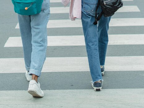 The Best Women's Sneakers for Walking All Day in Montreal: What to Look For