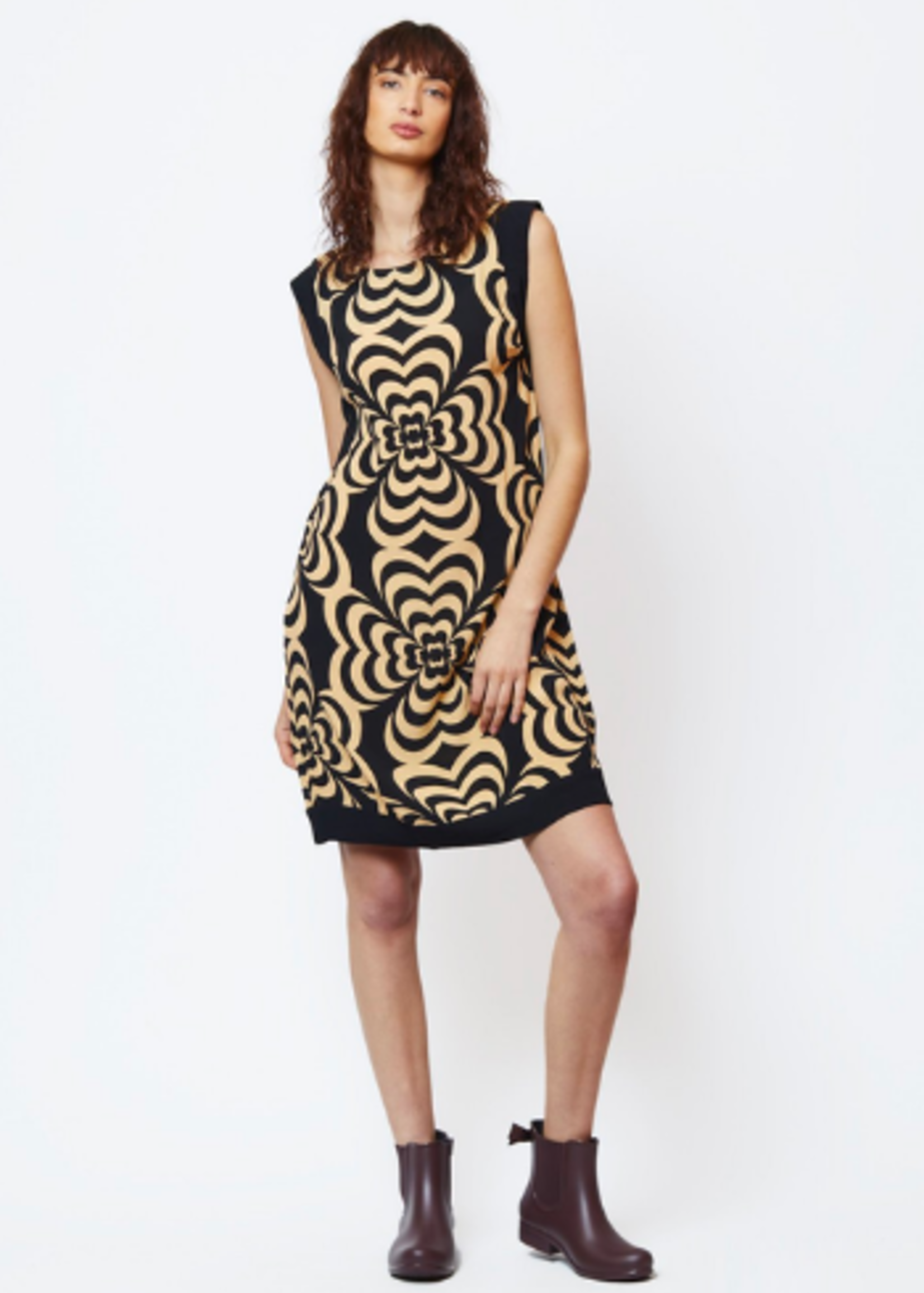 Totem Hug Dress in Biba Black