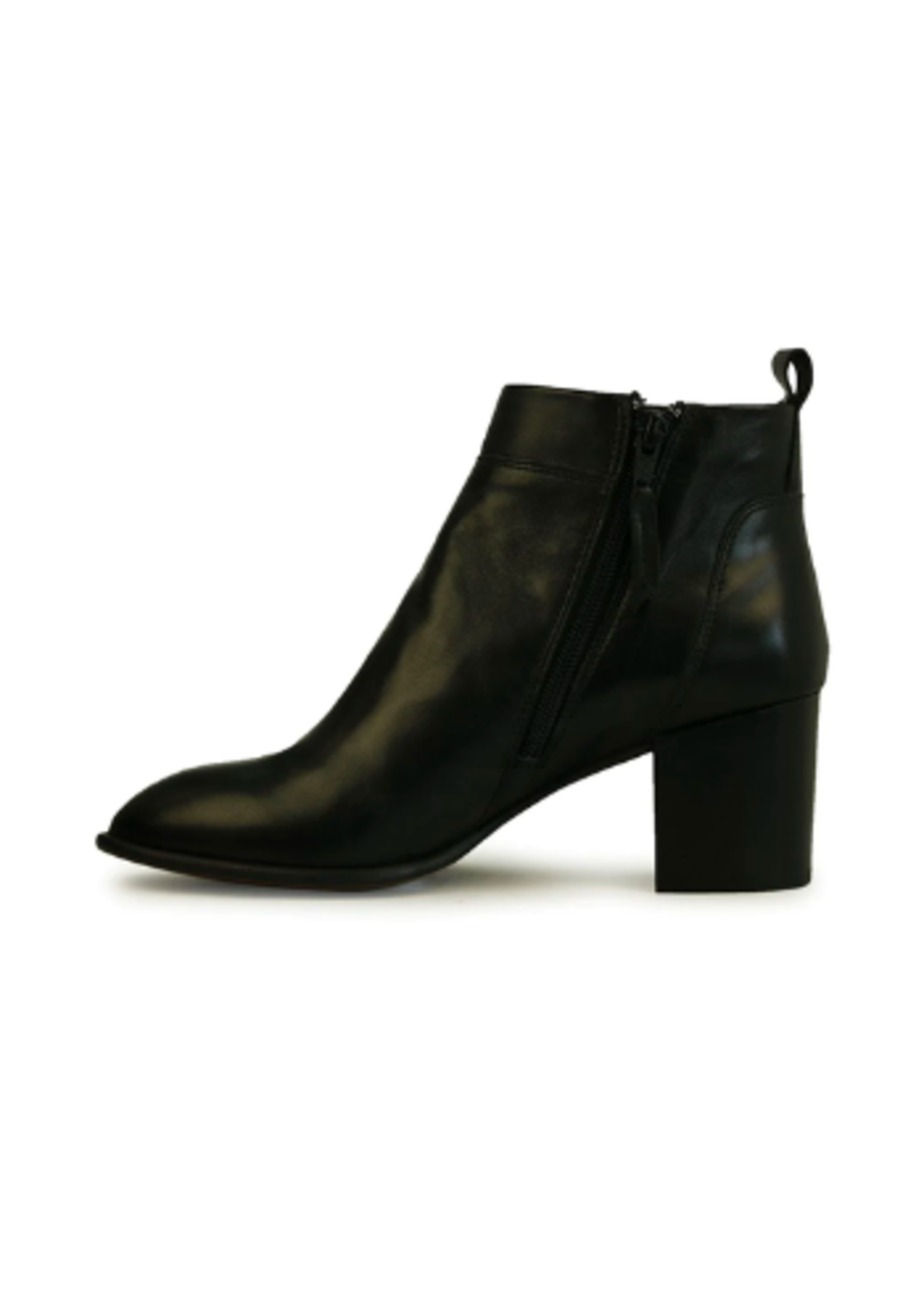 EOS Footwear EOS - Polim Leather Ankle Boots - Black