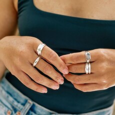 Ladha Ladha Skinny Reyes Ring