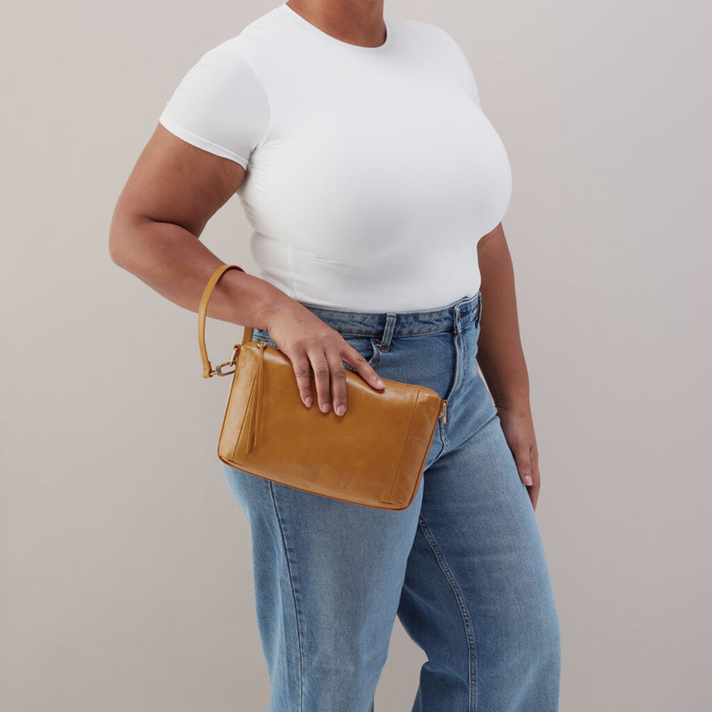 Hobo Hobo Darcy Carry-All Crossbody