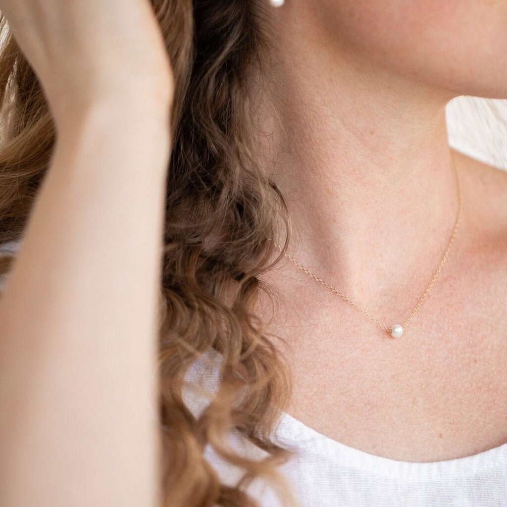 Floating Pearl Necklace