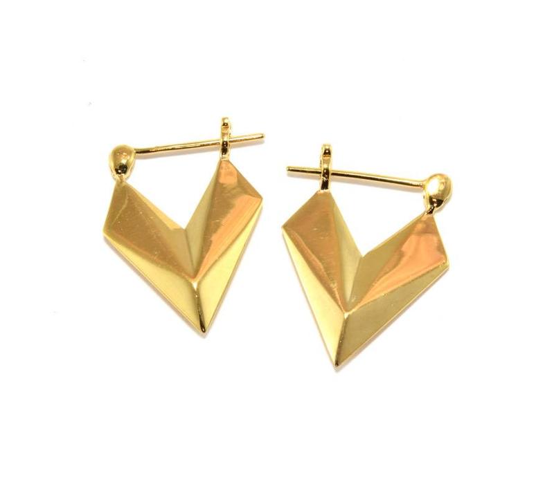 Sunken Arrow in Yellow Gold