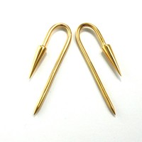 Pyramid Hook in Yellow Gold, 8 Gauge