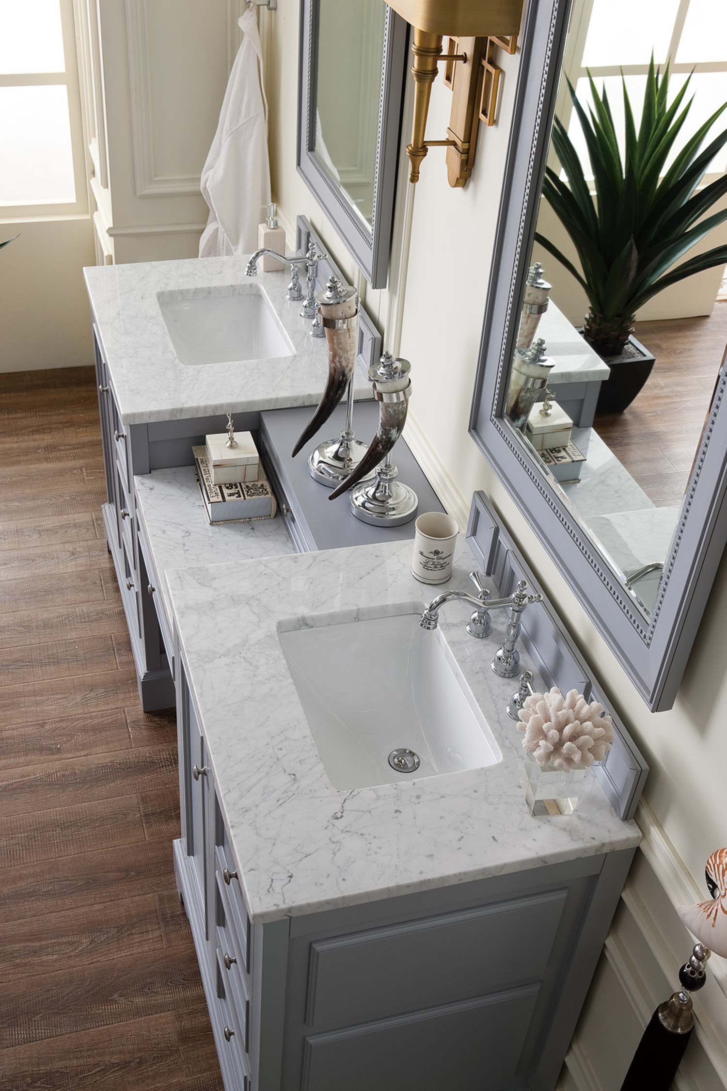 82 de Soto Double Bathroom Vanity with Makeup Counter, Bright White