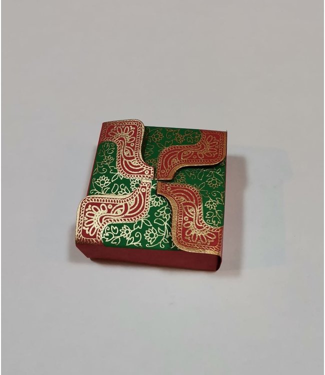 Zarine Baxter Folding Gift Pouch (6x6x2) cm -Red and Green